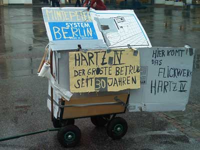 Wir demonstrieren seit zwei Jahren gegen Hartz IV.